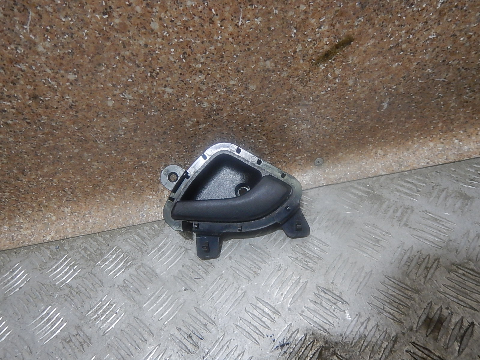 Datsun on do ручка двери наружная левая. Ручка двери датсун он до наружная. Ручки датсун. Накладка на заднюю дверь датсун. Ручка на датсун он до.